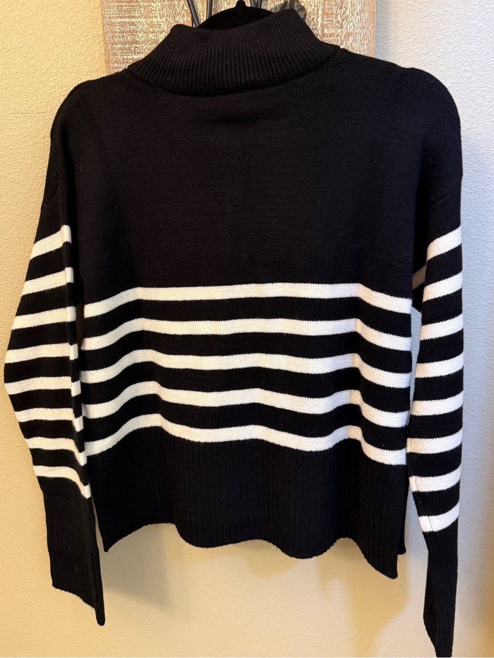 DKNY Black & White Striped Quarter Zip Mock Neck Sweater Womens M NWT - Picture 7 of 9